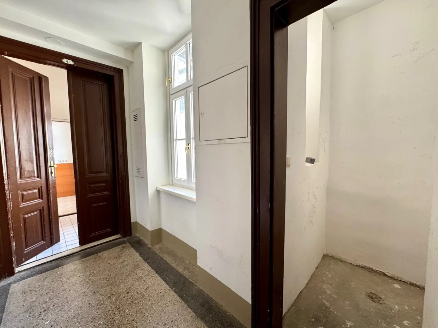 E | ++ NEU ++ ALTBAUWOHNUNG mit großem Potenzial | Prima Service Immobilien