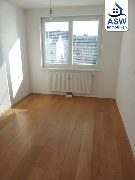 Sonnige 3-Zimmerwohnung mit Loggia Nähe Linzer Straße