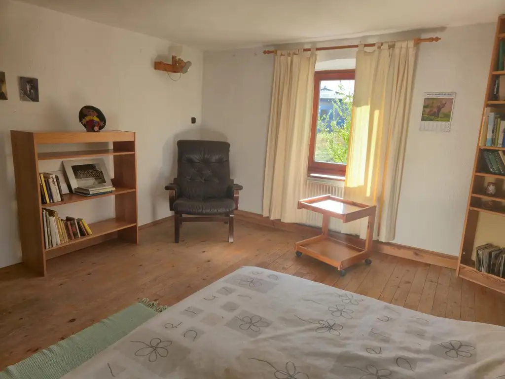 Wunderschöner Dreikanthof in Ruhelage mit Reithalle