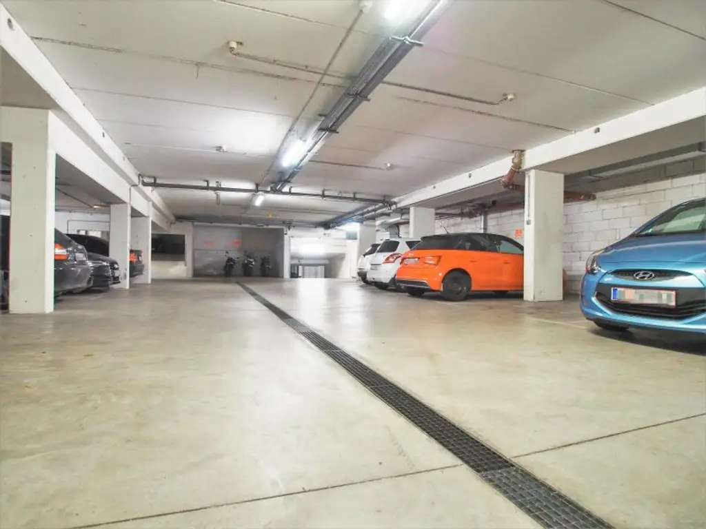 Tiefgaragenplatz Nähe Laxenburger Straße!