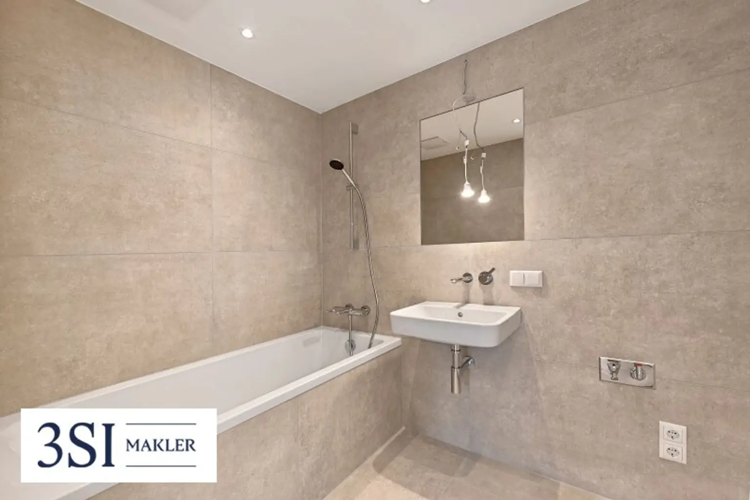 The Temptation: Modern und hochwertige Dachgeschosswohnung mit weitläufiger Terrasse - Nähe Kutschkermarkt