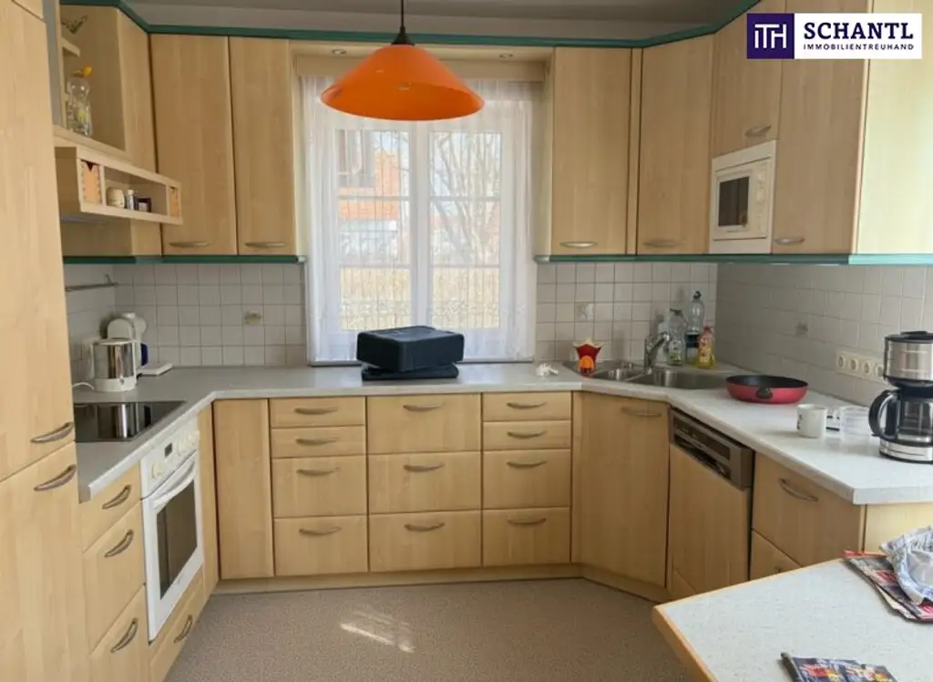 SONNENLAGE - Neuwertiges ca. 160m2 großes Traumhaus mit idyllischem Garten + Terrasse, 2 Garagen & Top-Ausstattung in Ruhelage