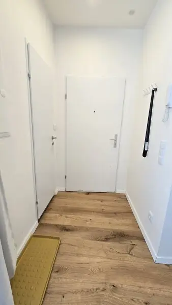 Schöne 3 Zimmer Wohnung, komplett Neu saniert vor einem Jahr