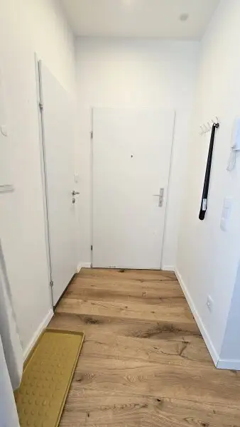 Schöne 3 Zimmer Wohnung, komplett Neu saniert vor einem Jahr