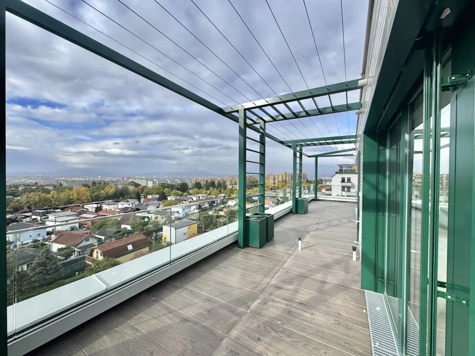 Exklusives Penthouse mit 90m2 Panoramaterrasse: Provisionsfrei - Wohnung + Büro mit luxuriöser Ausstattung