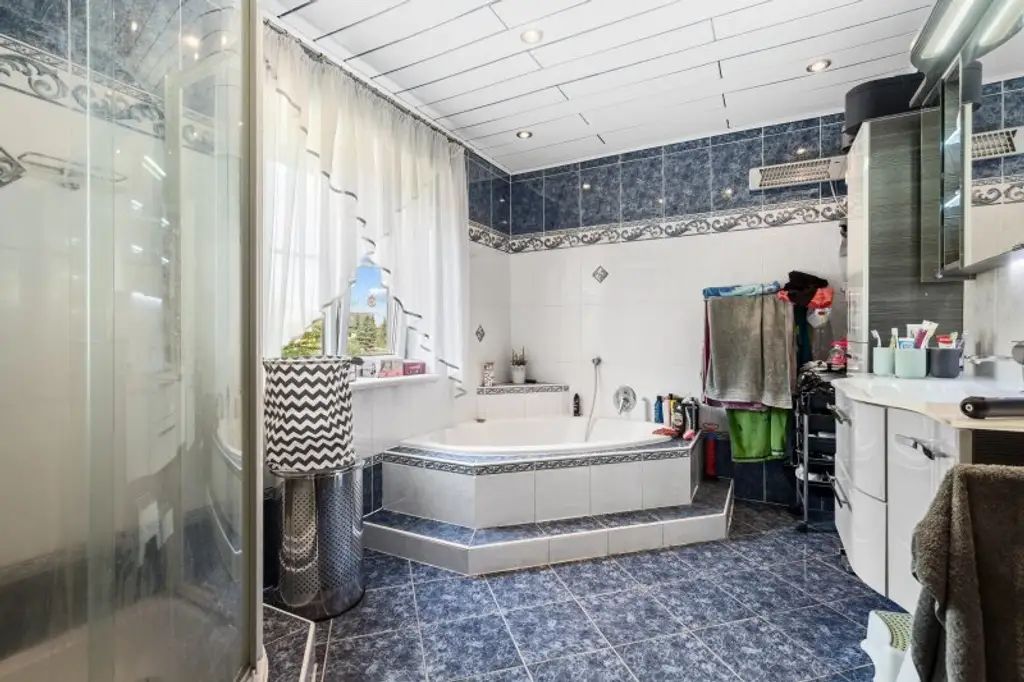 Exklusives Einfamilienhaus vor den Toren Wiens in nicht einsehbarer Grünruhelage / +++ RE/MAX Trend +++