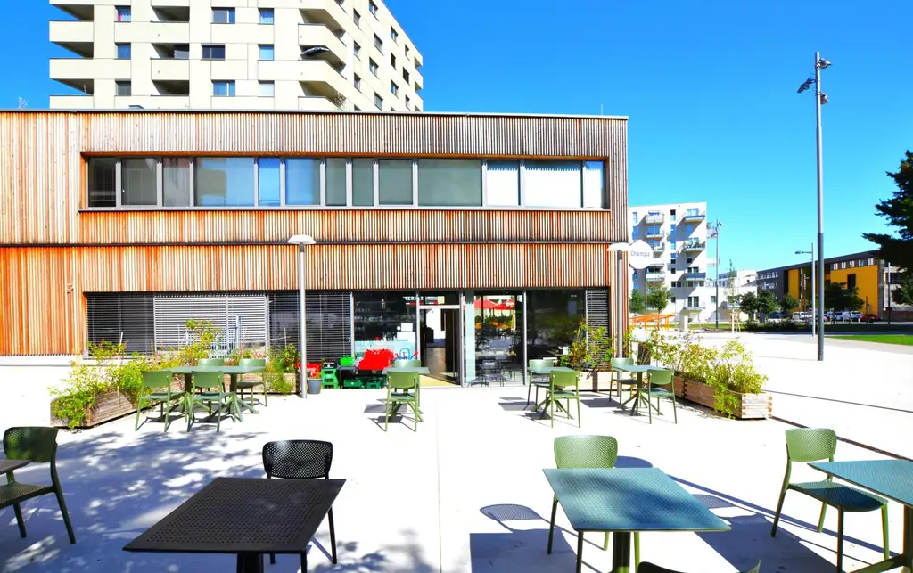 Hochwertig eingerichtetes Designer-Restaurant in aufstrebender Lage