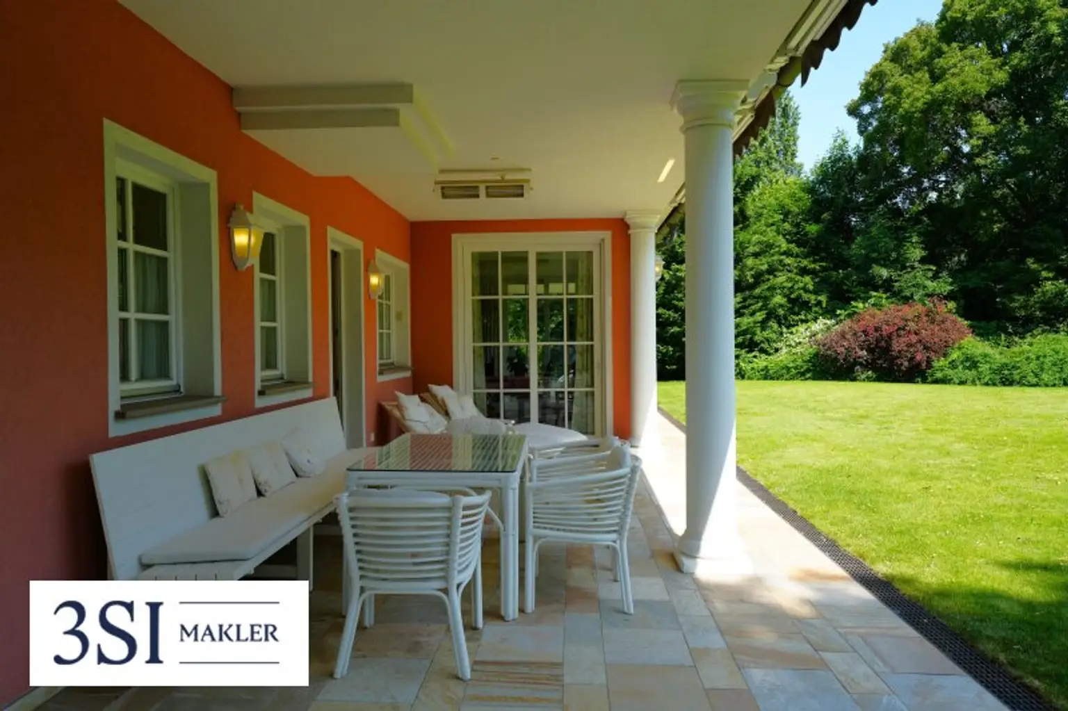 Luxuriöse Villa in Gießhübl: Stilvolles Wohnen mit Pool & traumhaftem Garten!