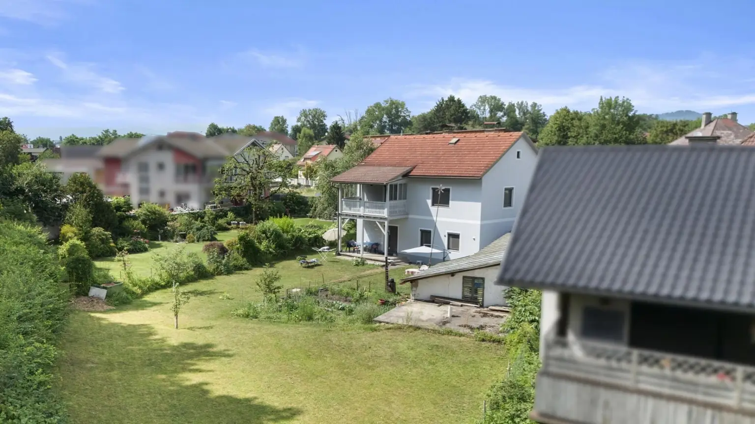 Außenansicht samt Garten