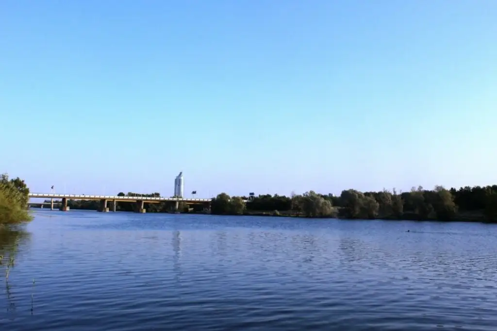 PROVISIONSFREI - THE WATERFRONT CURIOSITY - ABSOLUTE SELTENHEIT – EIGENGRUND BEI DER ALTEN DONAU!