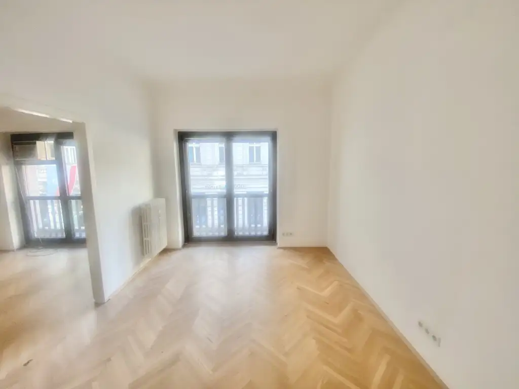 OPERNRINGHOF 3 Zimmer Wohnung /Büro  I 2 Bedroom Apartment opposite Opera