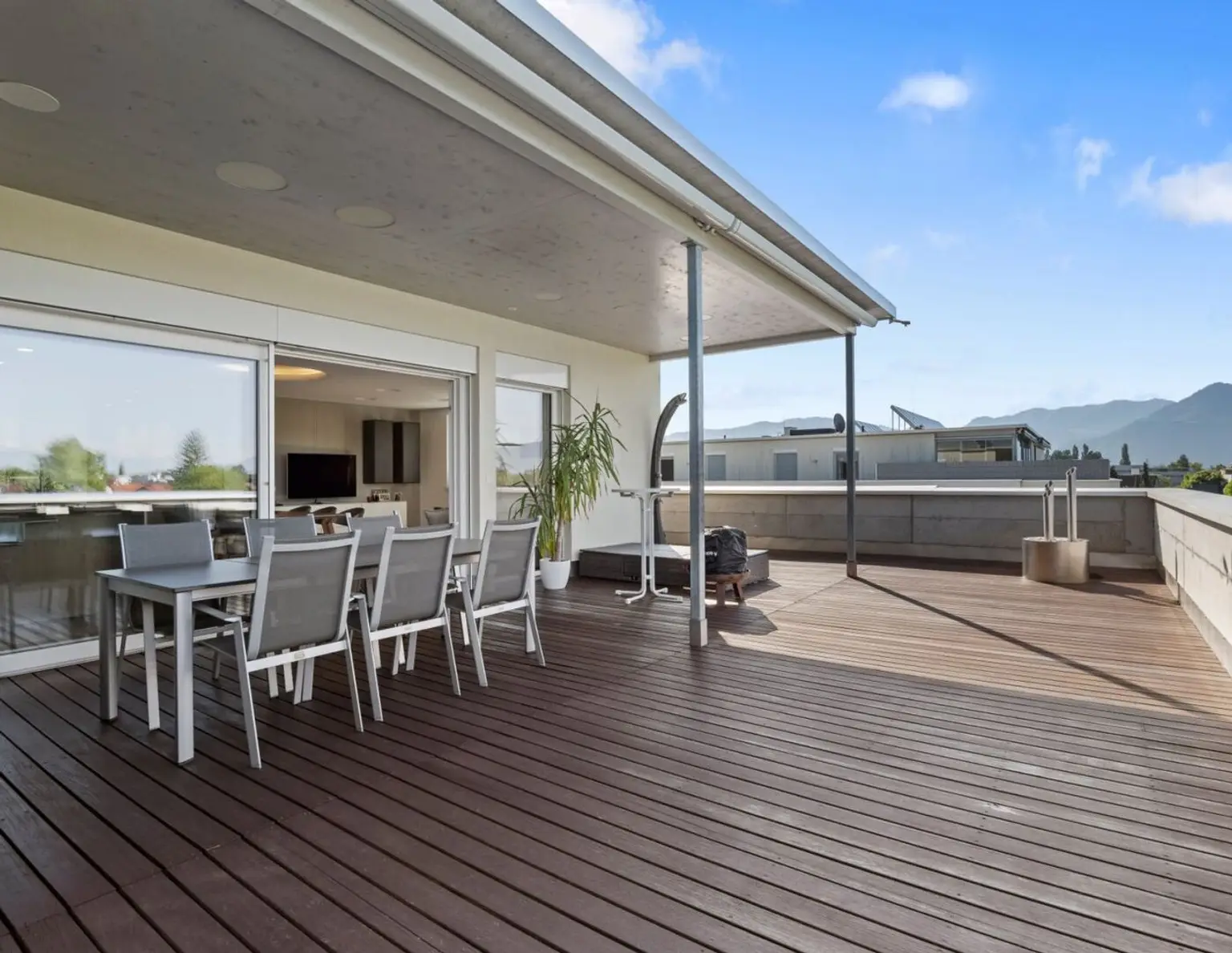 Willkommen über den Dächern von Lustenau - Penthouse-Wohnung mit rund 91 m² Terrasse und top smarthome Ausstattung