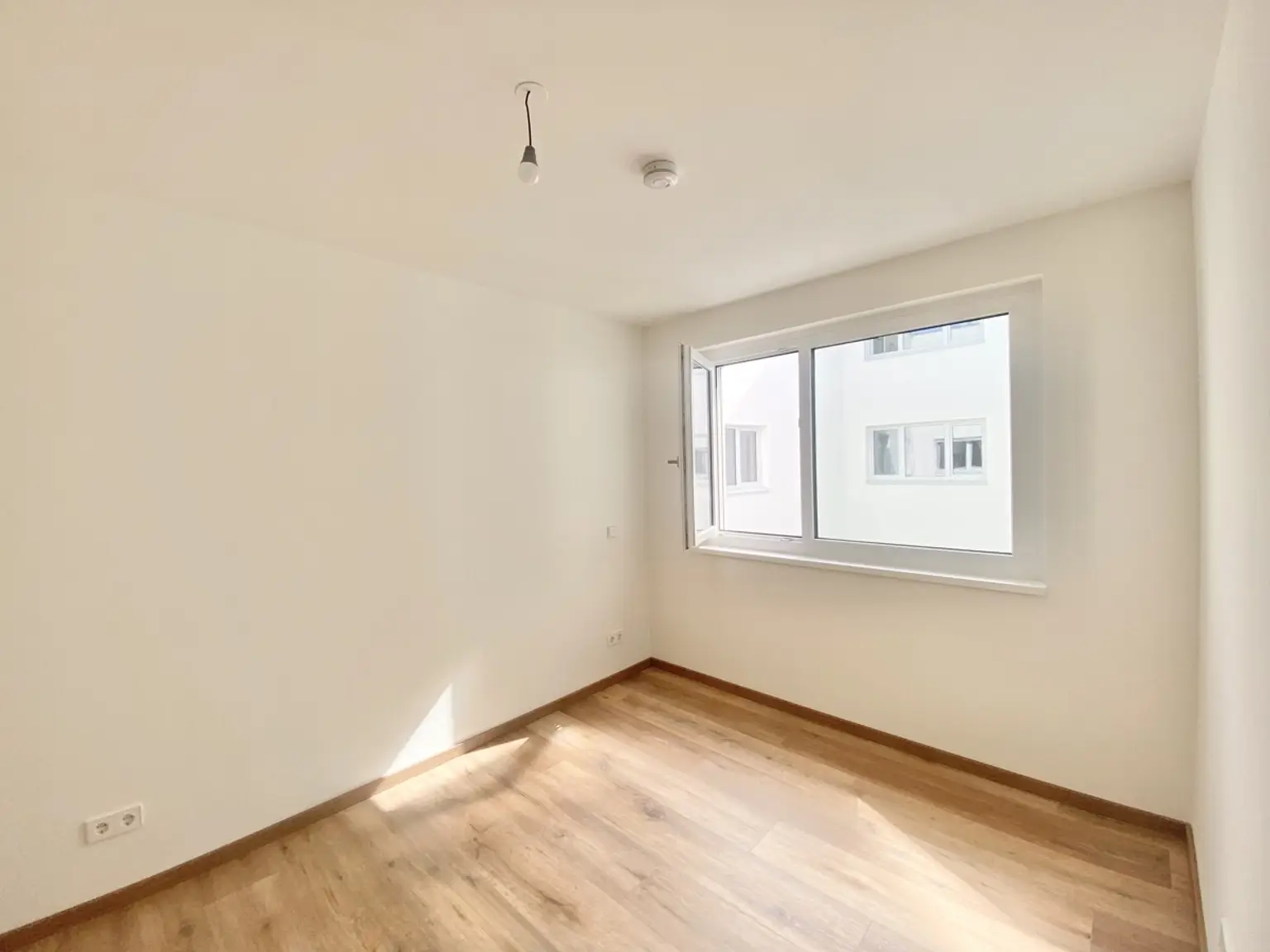 2 Zimmer Wohnung+Loggia =DAS LAURENZ= Erstbezug - 1 Bedroom+ Loggia  U3