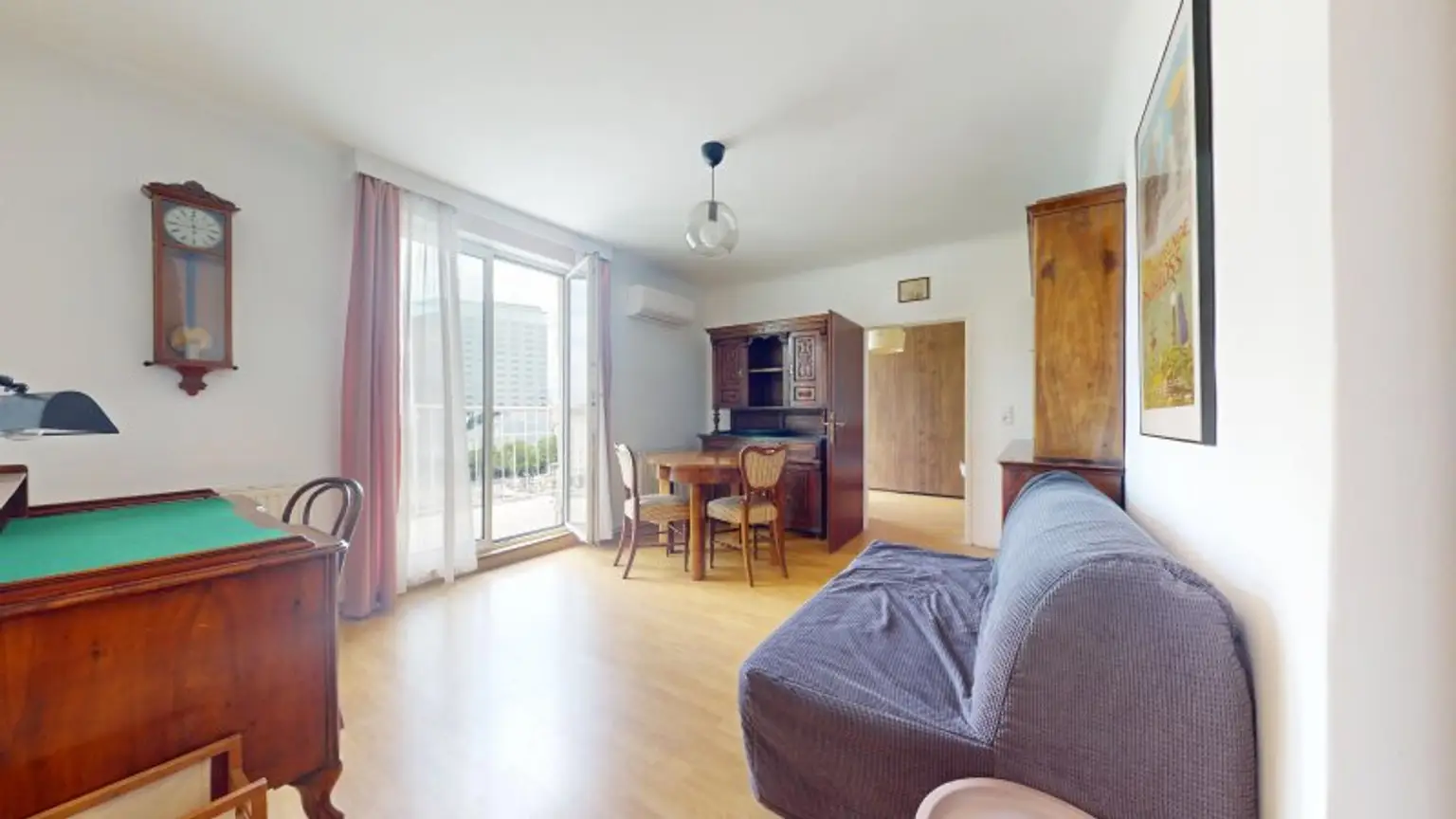Dachgeschoßwohnung mit Terrasse und traumhaftem Fernblick - Klimaanlage!  City Apartment with a View - Air conditioning!