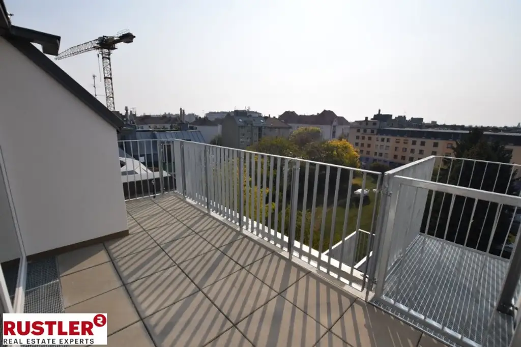 OPEN HOUSE - Hofseitige Dachgeschosswohnung mit Terrasse