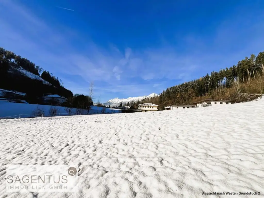 NAHE INNSBRUCK : Sonniges Baugrundstück mit ca. 430m² im GRÜNEN - PERFEKT für die ganze FAMILIE!