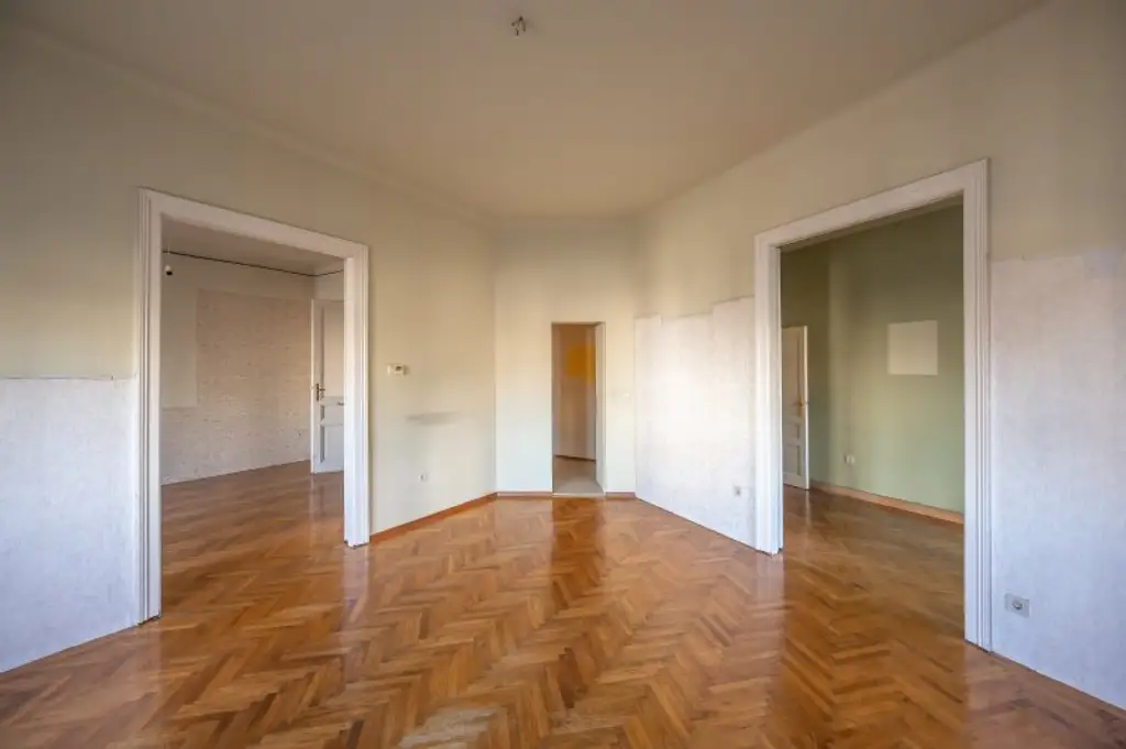 ++NEU++ 3-Zimmer Altbau-Wohnung (sanierungsbedürftig), viel Potenzial
