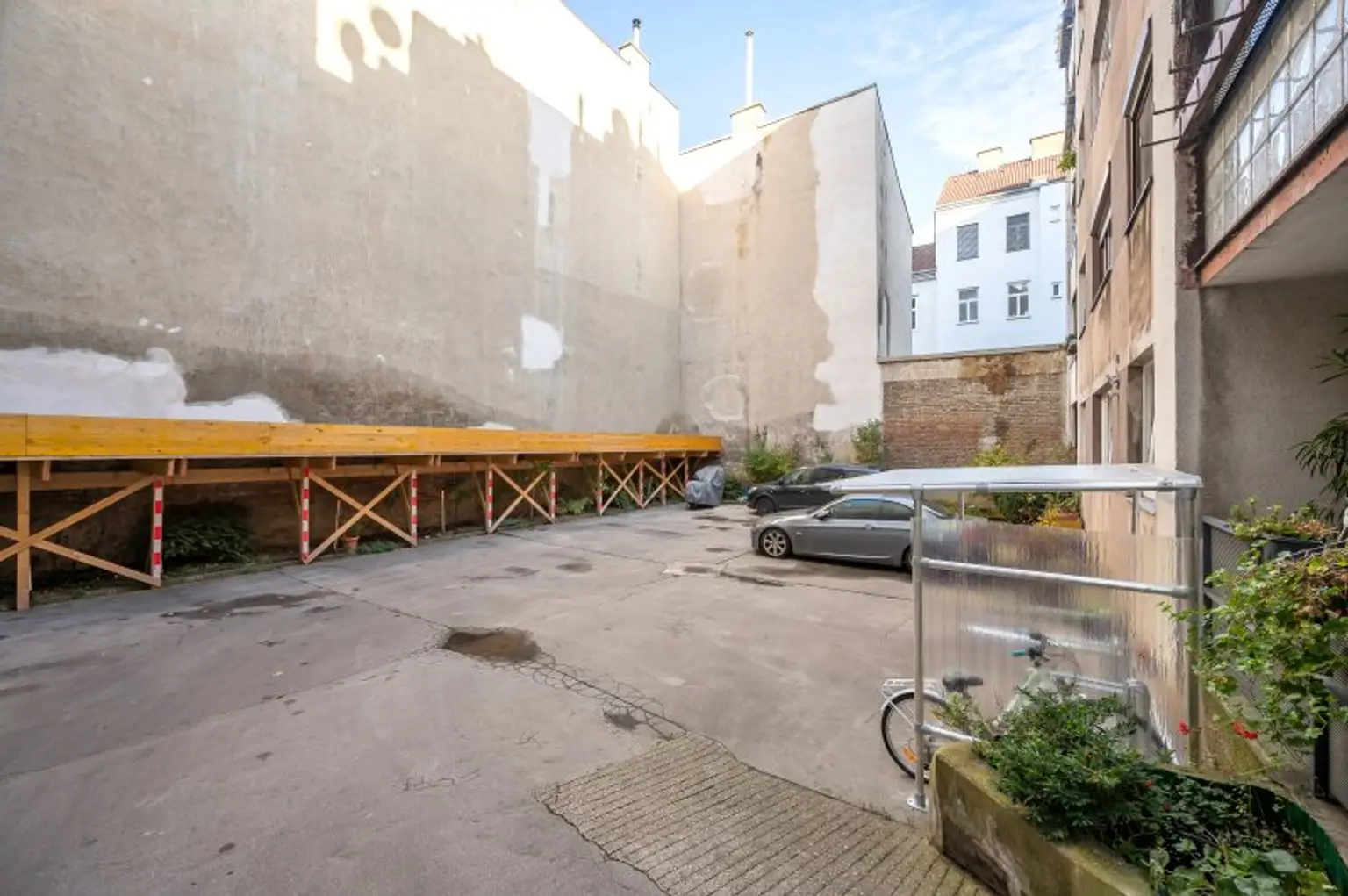 ++HG35++ sanierungsbedürftige 3-Zimmerwohnung mit Loggia