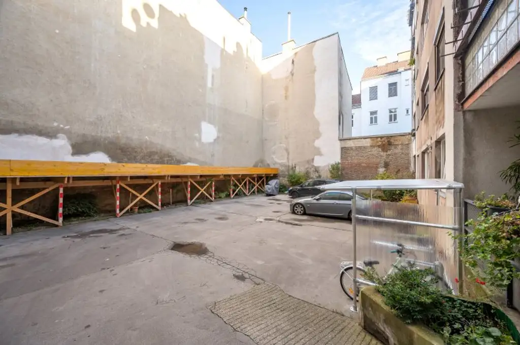 ++HG35++ sanierungsbedürftige 3-Zimmerwohnung mit Loggia