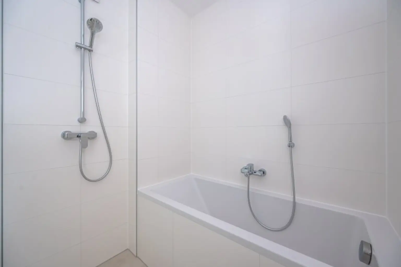 ++MOLLARD 50++ Unique 3-room apartment in the very heart of the city (2/12)