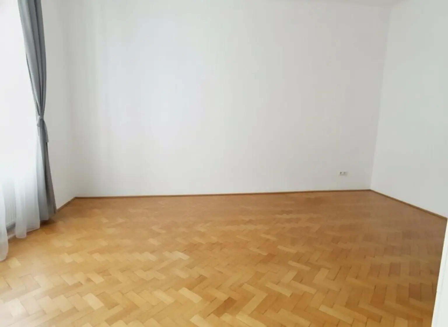 Top Lage - Bezugsfertige & charmante Altbauwohnung mit KLIMA