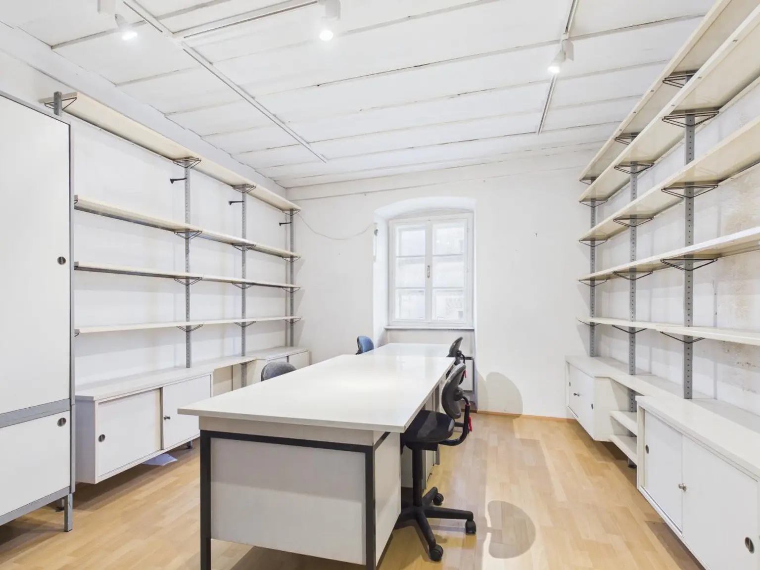 Etage 2- Büro 1 Bild 1