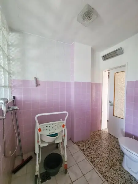 GELEGENHEIT MIT GROSSEN POTENTIAL IN  PALTERNDORF HAUS MIT 6 ZIMMER 156 WFL. PLUS  2 GROSSE SCHUPPEN