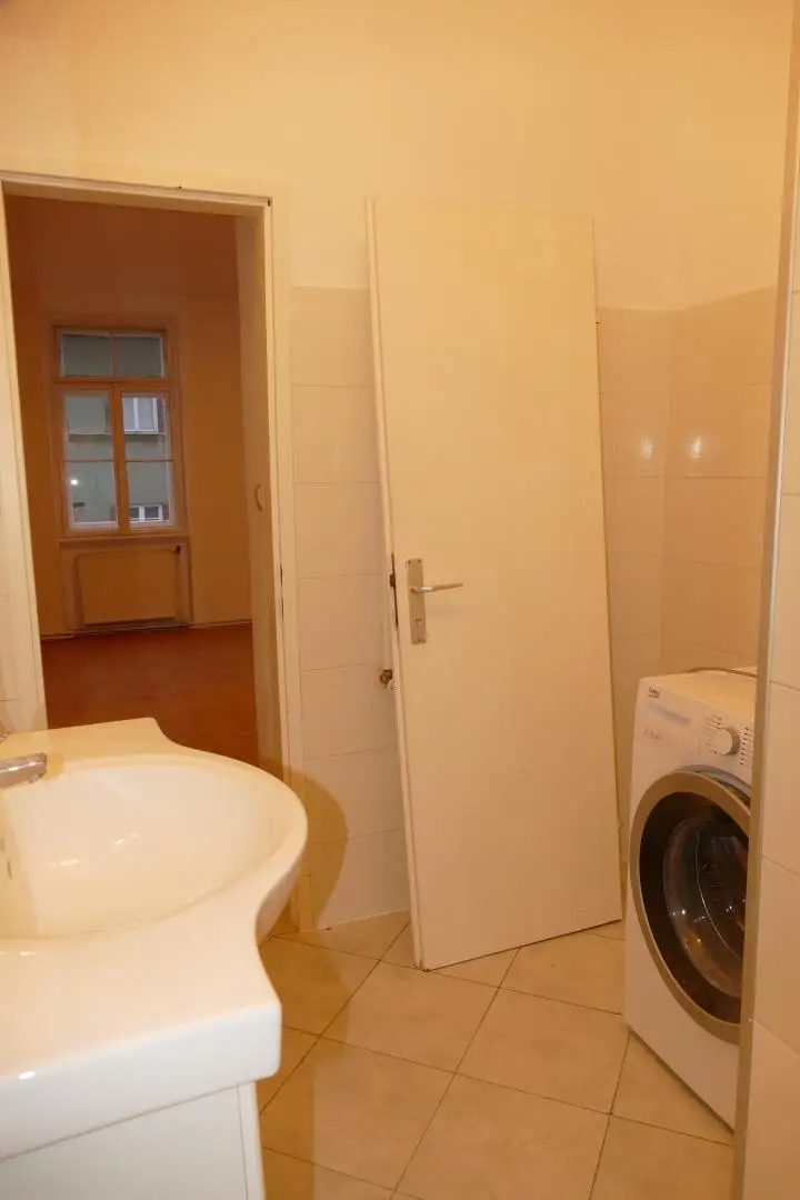 Waschmaschine und Handtuchtrockner, P1190345