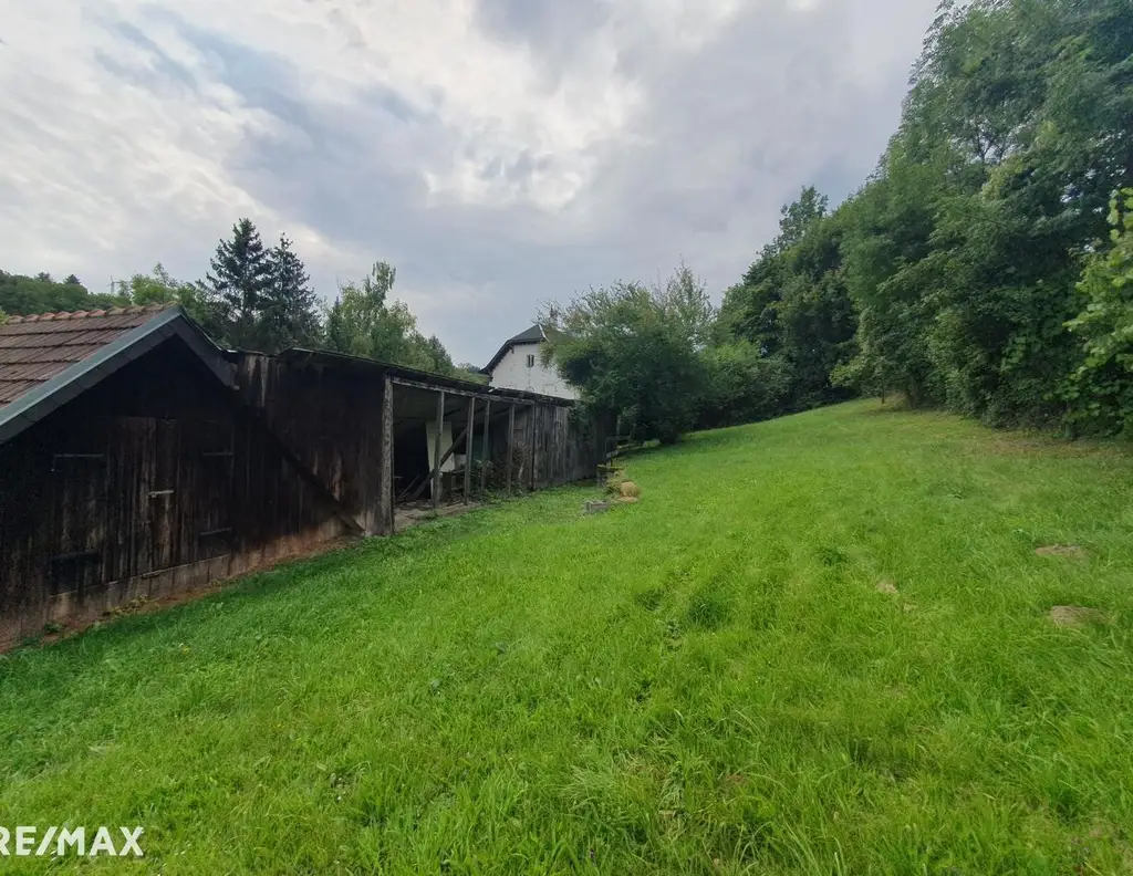 Charmante Villa mit großem Grundstück und Sanierungspotenzial in Unterkirchbach