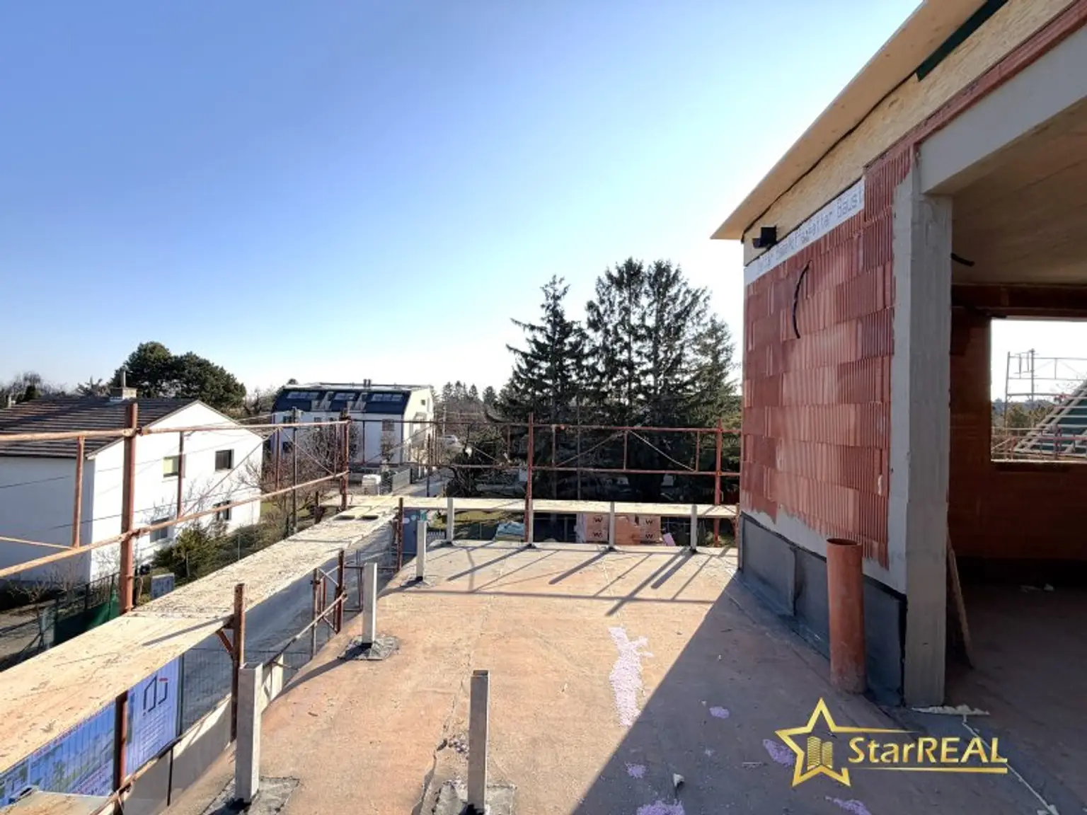 TOP U-BAHN-ANBINDUNG! EINFAMILIENHAUS MIT KELLER. 210m² GARTEN!  PROVISIONSFREI für den Käufer.