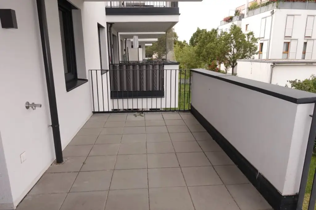 Zweitbezug, HOFSEITIGE BALKON-2 Zimmer-Neubauwohnung