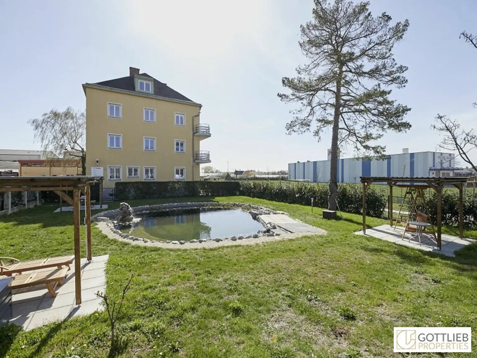 Bestlage Kaiserebersdorf! Sonnige 3-Zimmer-Wohnung mit Balkon, Gartennutzung und Schwimmbiotop