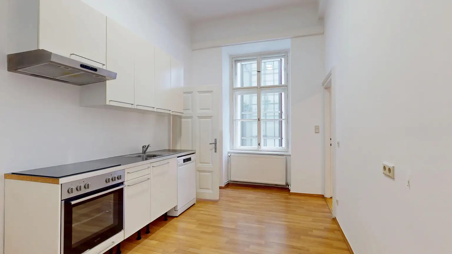 Elisabethstraße: Büroräumlichkeiten in repräsentativem  Altbau - EDV-Verkabelung - U2/U3-Anbindung - Burggarten Nähe