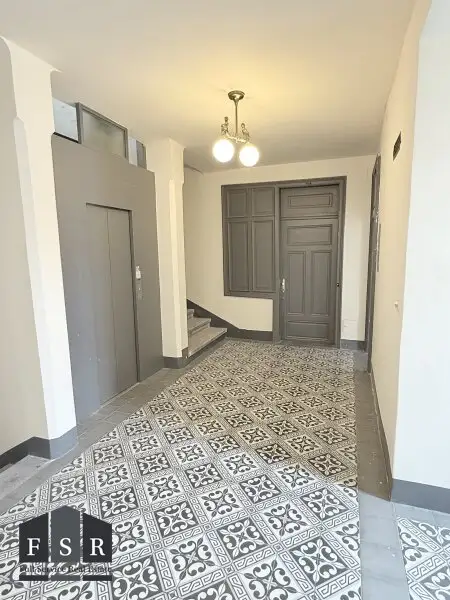 Lichtdurchflutete 4,5 Zimmer Wohnung - SANIERUNGSBEDÜRFTIG & BALKONANBAU möglich