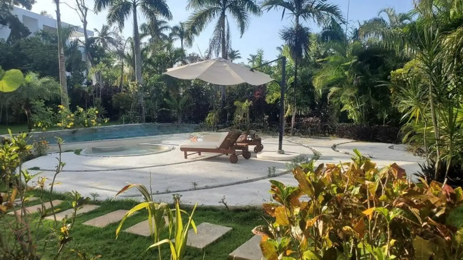 wmimg_amavi-real-estate-las-terrenas-dr-forsale-B&A-apartment-outside10