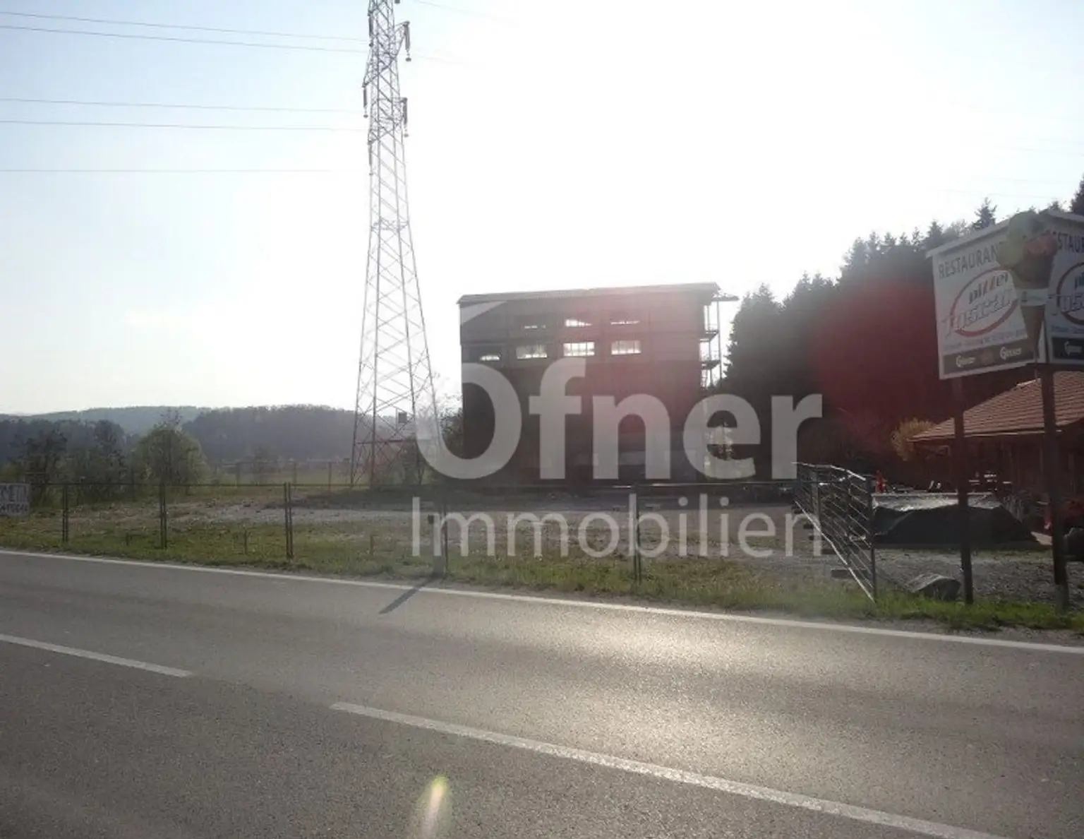 Lager-/Verkaufsfläche an frequentierter Landesstraße