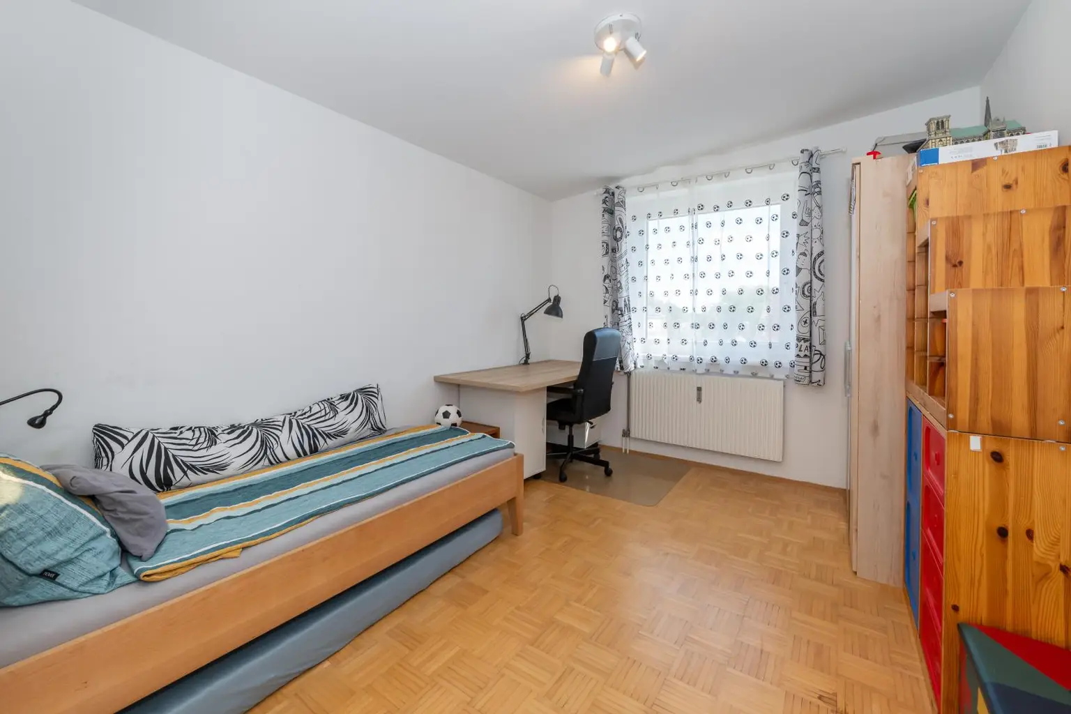Großzügiges Kinderzimmer