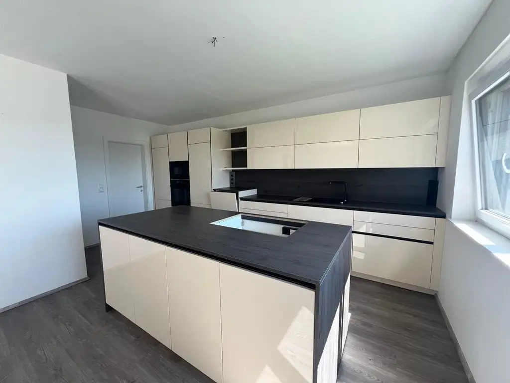 * Bezugsfertig* Einfamilienhaus mit Nebengebäude auf großem Grund!