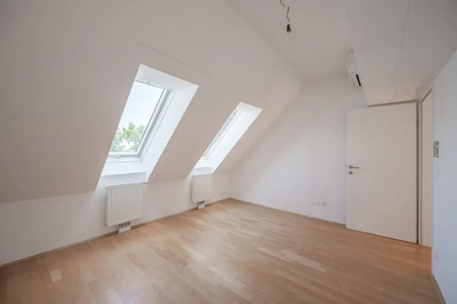++NEU++ Fantastisch aufgeteilte 4 Zimmer DG-Wohnung in absoluter Bestlage des 09. Bezirks - Viktor Frankl Park / Mariannengasse. +++ Dachterrasse! ++++