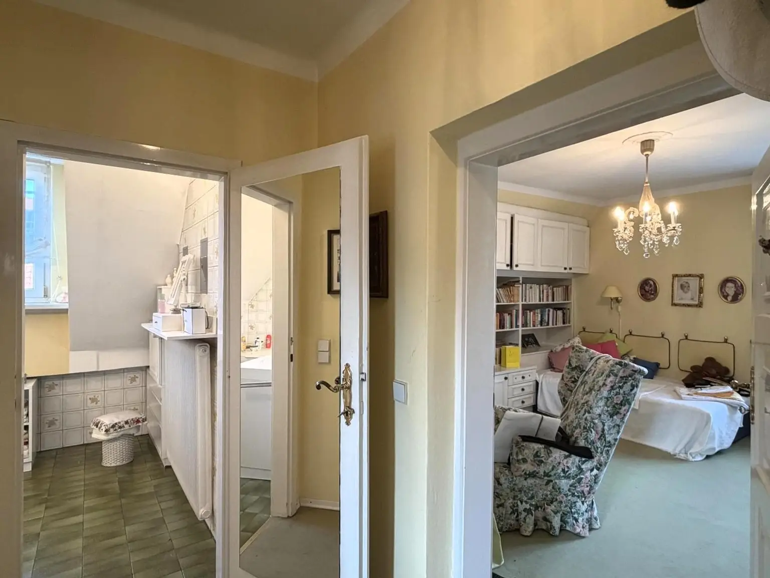 OG / Zugangag SZ 2 von 3 und Badezimmer