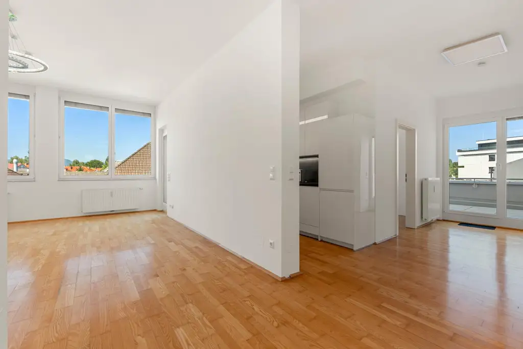 Stilvolle 4-Zimmer-Wohnung im Penthouse-Flair mit Dachterrasse