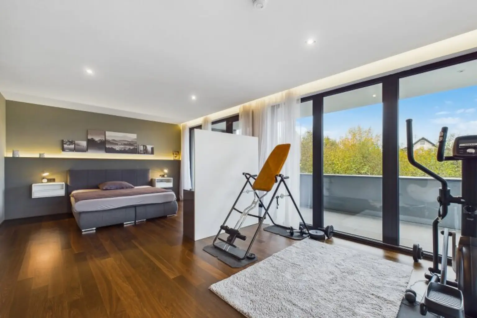 Exklusive Villa mit Indoor- & Outdoor-Pool, Smart-Home-Ausstattung und durchdachtem Raumkonzept