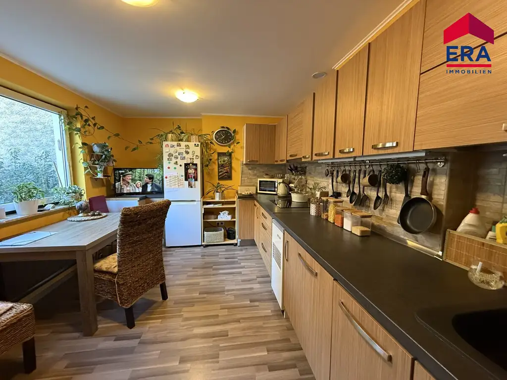 Hausbrunn - Rustikales Häuschen mit Garten, Werkstatt und Nebengebäude!