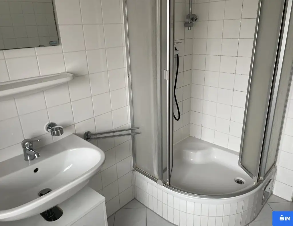 2-Zimmer-Wohnung - WG-geeignet, mit Balkon