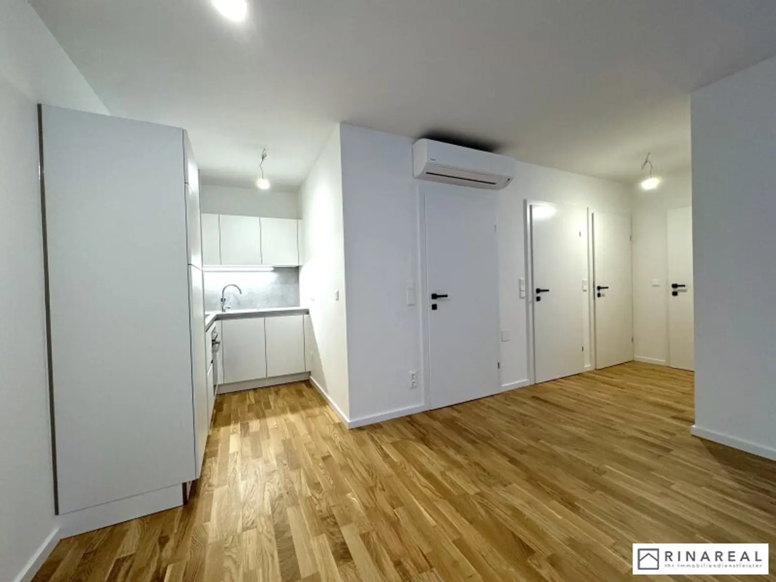 Blumengasse - 2 Zimmer Wohnung mit Balkon | Neubau - Zweitbezug | Klimaanlage | Einbauküche | zzgl. Tiefgaragenstellplatz | ab 1. Dezember 2025