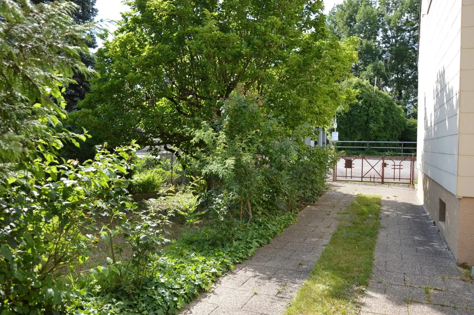 Grundstückseinfahrt