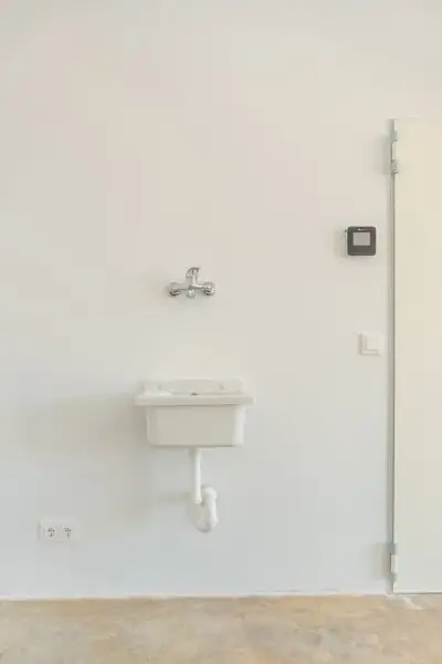 1A Gewerbebetrieb mit Halle und Büroräumen: Erstbezug mit Top-Ausstattung!