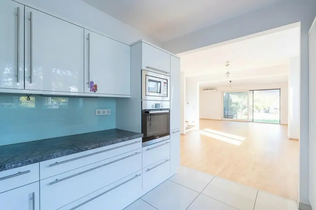 "Where the Alte Donau Becomes Home"