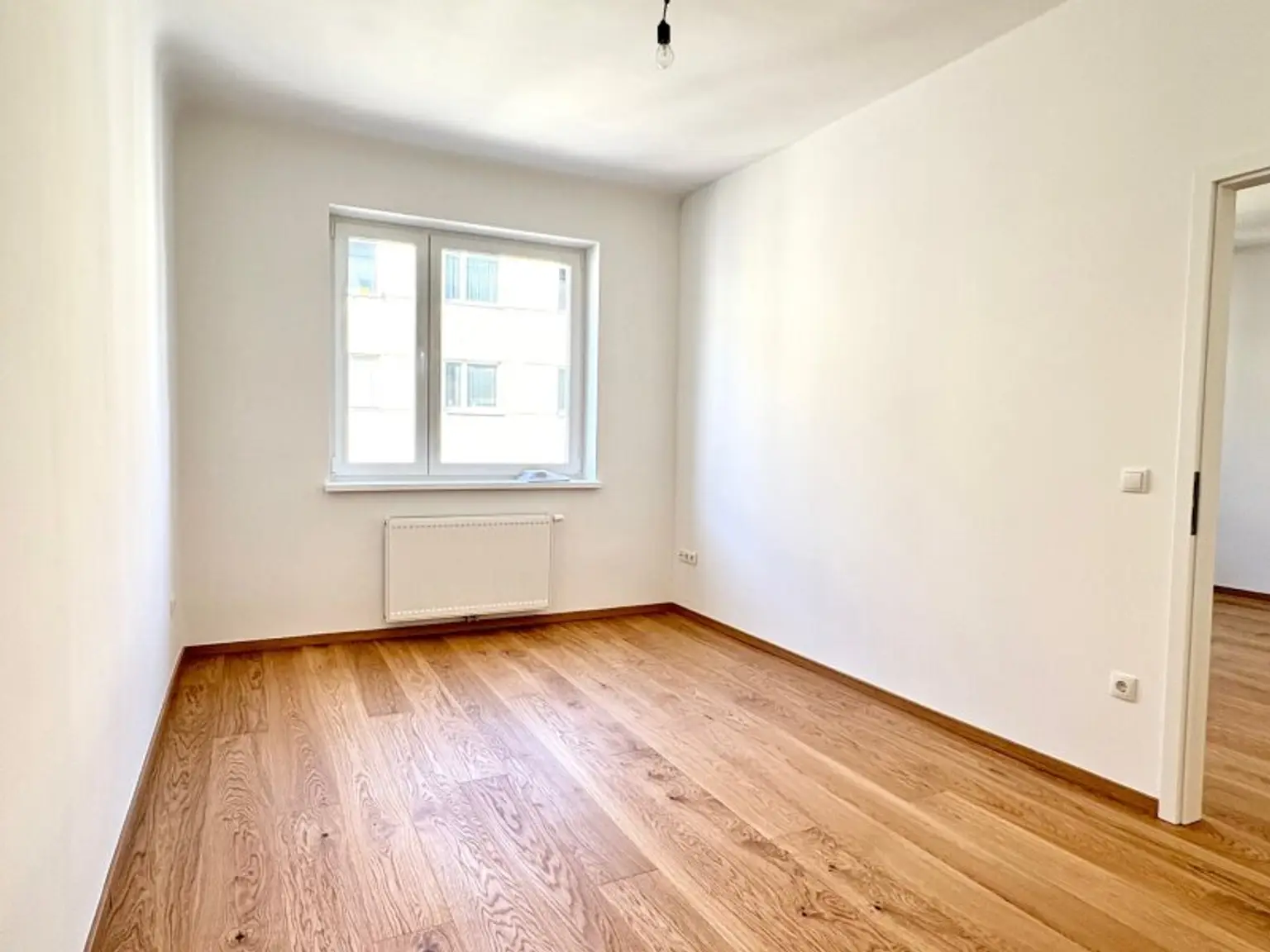 WUNDERSCHÖN SANIERTE WOHNUNG DIREKT AM AUGARTEN - ANKOMMEN UND WOHLFÜHLEN!