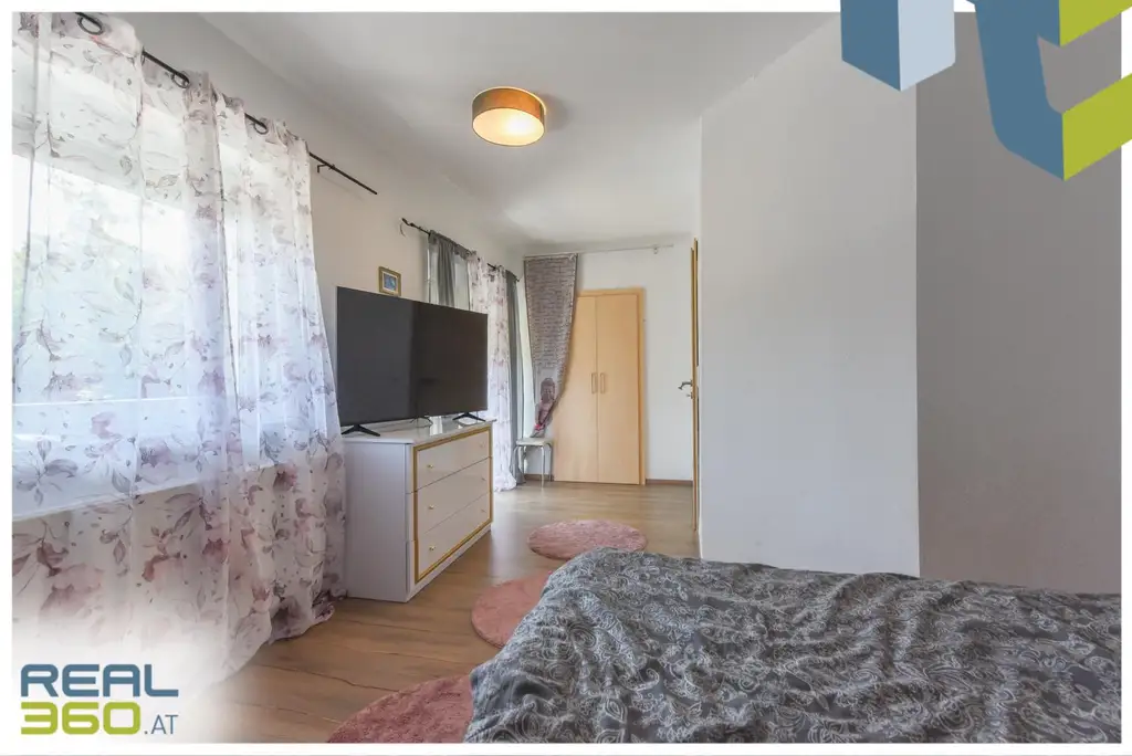 Attraktives Einfamilienhaus mit großzügiger Außenanlage und moderner Ausstattung!